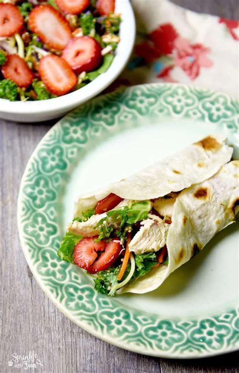 How many sugar are in grilled chicken strawberry wrap he - calories, carbs, nutrition