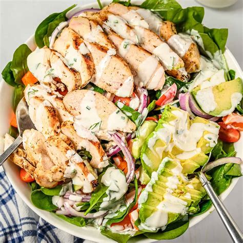 How many sugar are in grilled chicken strip salad - calories, carbs, nutrition