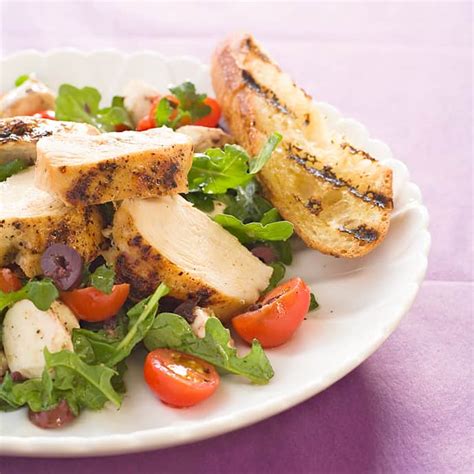 How many sugar are in grilled chicken tuscan salad - calories, carbs, nutrition