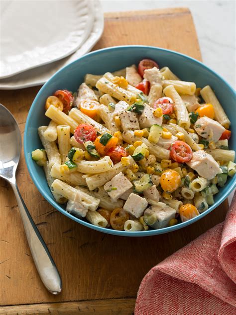 How many sugar are in grilled chicken with vegetables and pasta - calories, carbs, nutrition