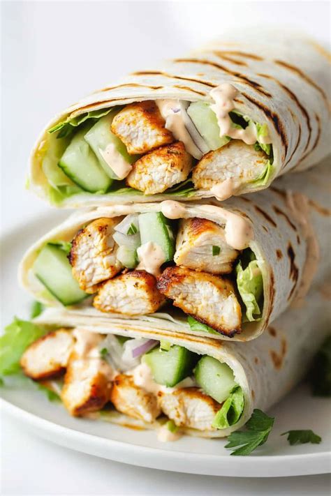 How many sugar are in grilled chicken wrap withapple slices - calories, carbs, nutrition