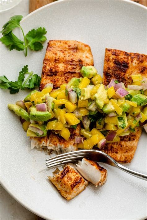 How many sugar are in grilled mahi mahi with pineapple salsa - calories, carbs, nutrition