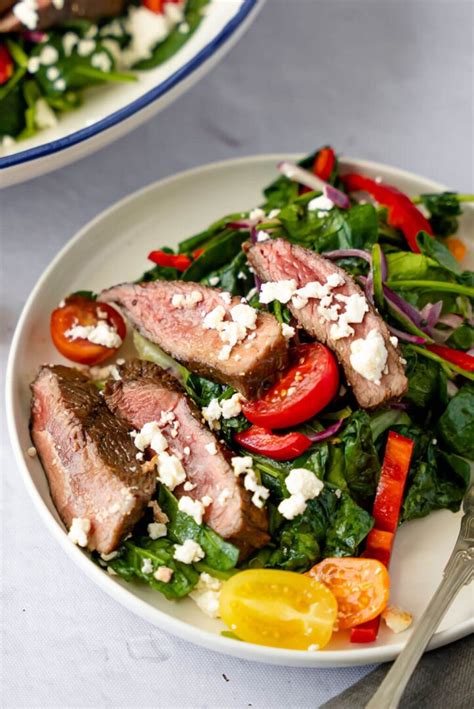 How many sugar are in grilled marinated steak salad - calories, carbs, nutrition