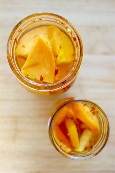 How many sugar are in grilled pickled persimmons - calories, carbs, nutrition