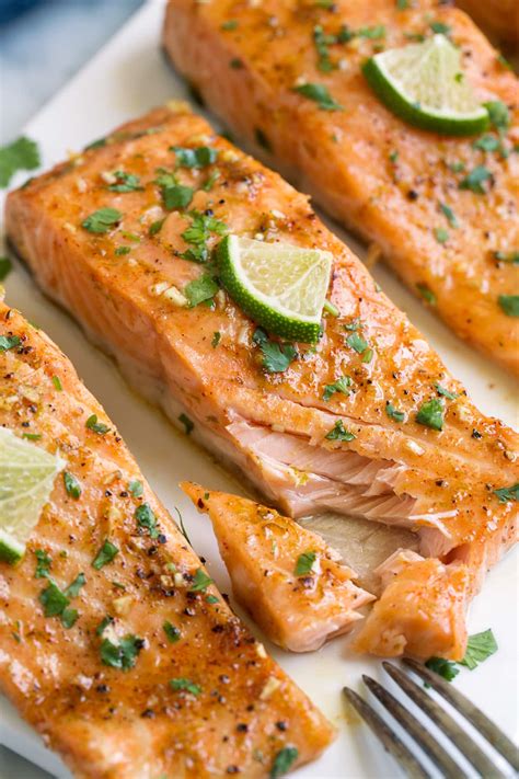 How many sugar are in grilled pineapple lime salmon - calories, carbs, nutrition