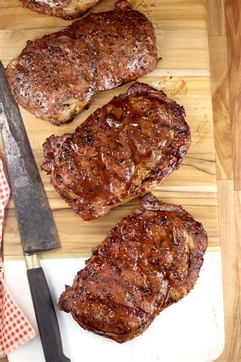 How many sugar are in grilled ribeye steaks - calories, carbs, nutrition