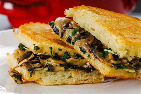 How many sugar are in grilled sandwich mushroom - truffle - calories, carbs, nutrition