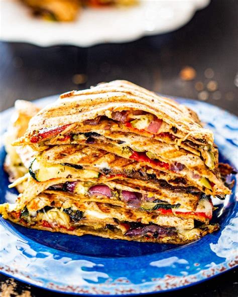How many sugar are in grilled vegetable quesadilla - calories, carbs, nutrition