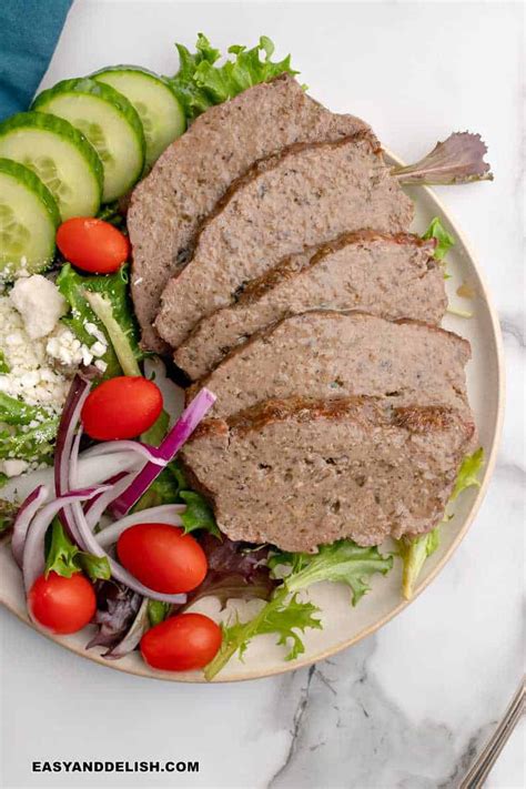 How many sugar are in gyro meat - calories, carbs, nutrition