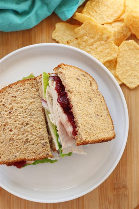 How many sugar are in half turkey cranberry sandwich - calories, carbs, nutrition
