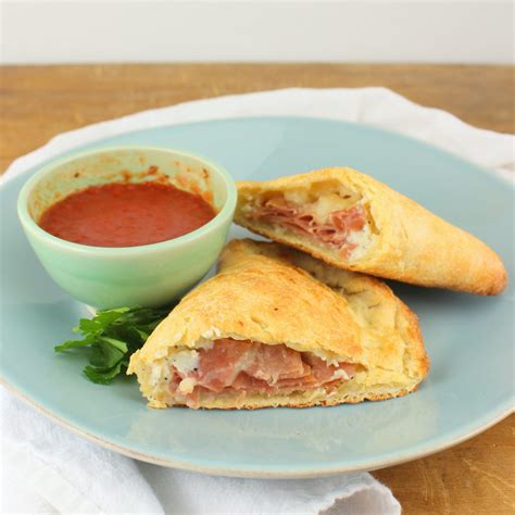 How many sugar are in ham calzone - calories, carbs, nutrition