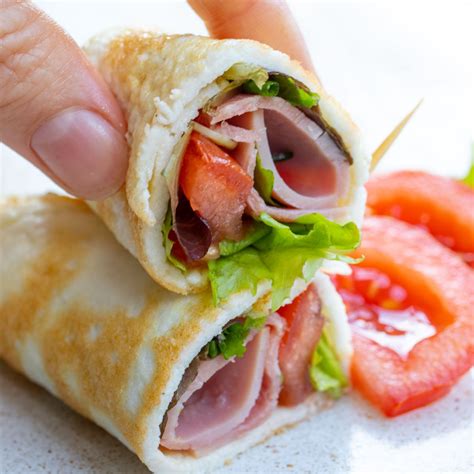 How many sugar are in ham cheddar white wrap (52189.10) - calories, carbs, nutrition