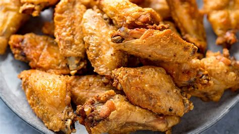 How many sugar are in hand breaded chicken wings - calories, carbs, nutrition