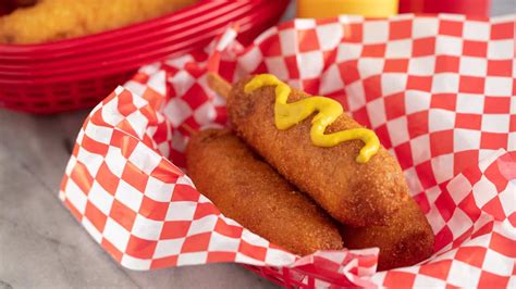 How many sugar are in hand dipped corn dog - calories, carbs, nutrition