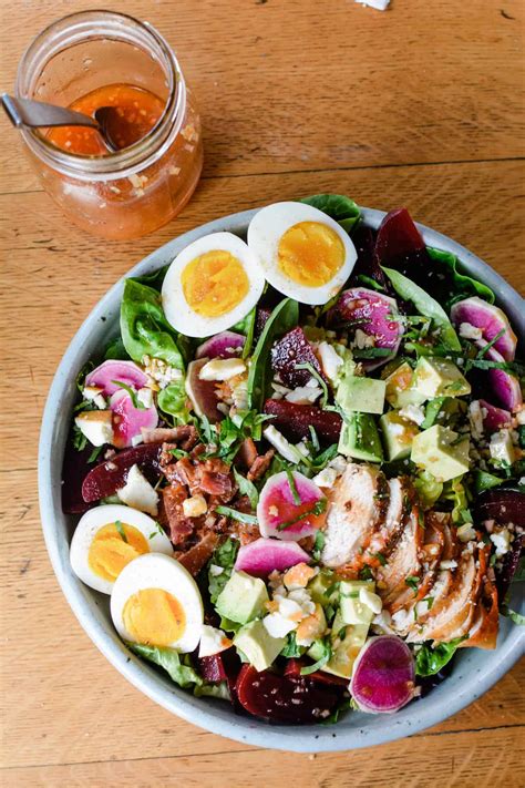 How many sugar are in harvest cobb salad - calories, carbs, nutrition