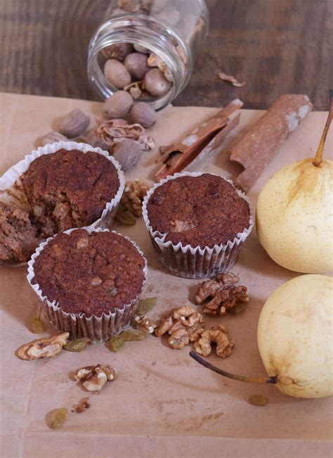 How many sugar are in harvest fruit and nut cupcake - calories, carbs, nutrition