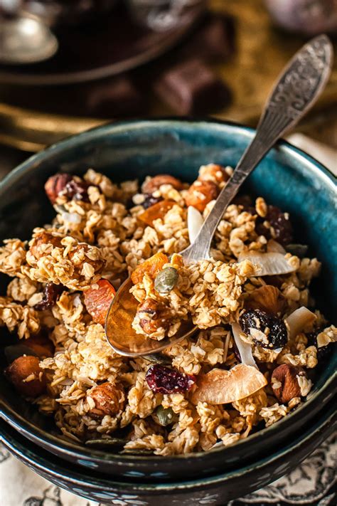 How many sugar are in hazelnut and pumpkin seed granola - calories, carbs, nutrition