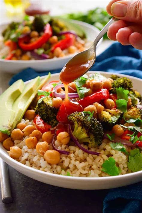 How many sugar are in hearty veggie and brown rice salad bowls - calories, carbs, nutrition