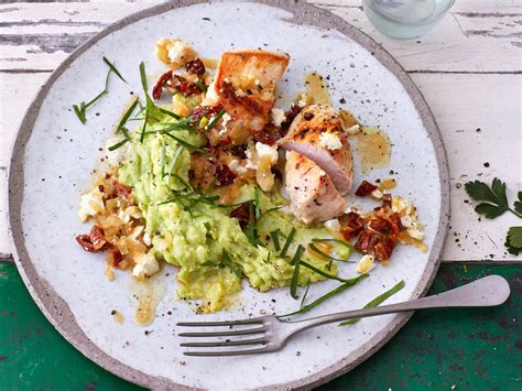 How many sugar are in herb bread chicken breast with cauliflower mash - calories, carbs, nutrition