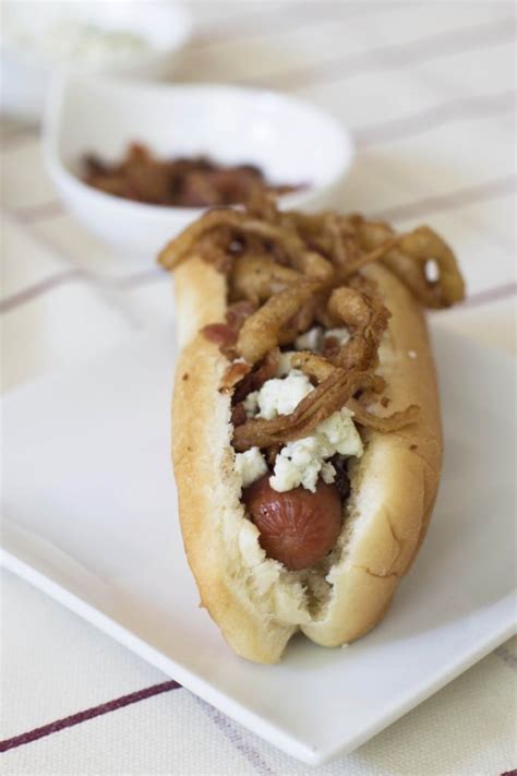 How many sugar are in herta hotdog with fried onions - calories, carbs, nutrition