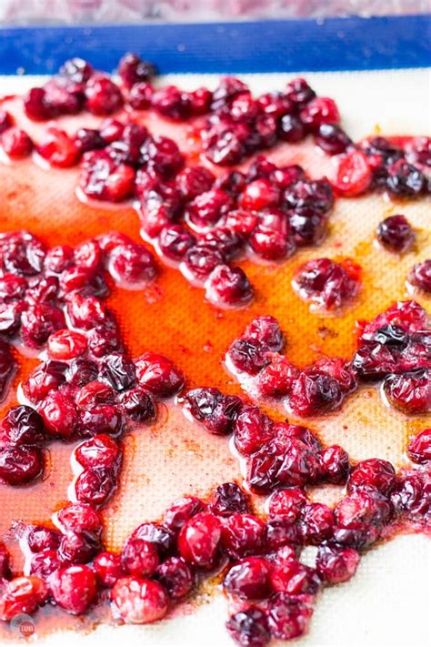 How many sugar are in honey roasted with cranberries - calories, carbs, nutrition