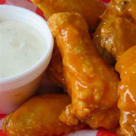 How many sugar are in hot buffalo wings - calories, carbs, nutrition