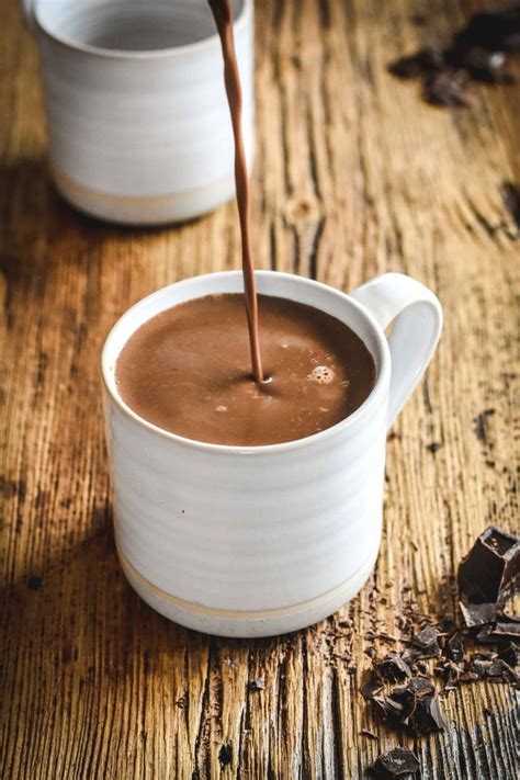 How many sugar are in hot chocolate - short - whole milk - no whipped cream - calories, carbs, nutrition