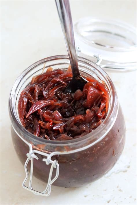 How many sugar are in hot deli - red onion chutney - calories, carbs, nutrition