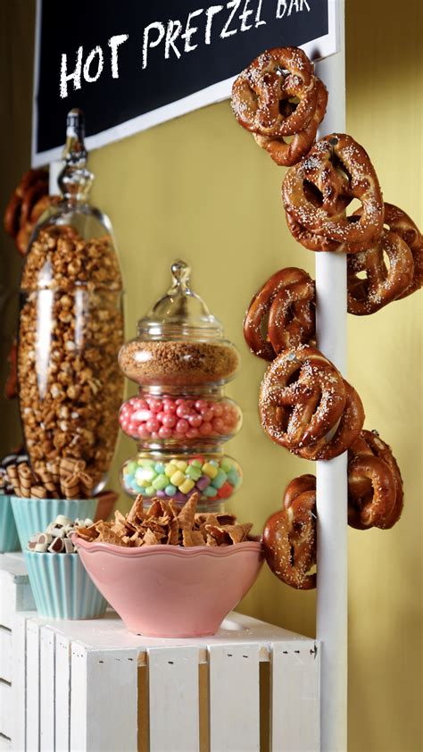 How many sugar are in hot pretzel bar - calories, carbs, nutrition