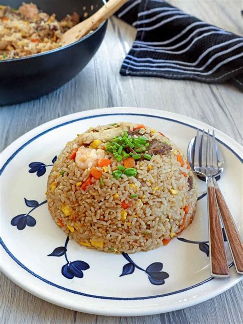 How many sugar are in house special fried rice - calories, carbs, nutrition