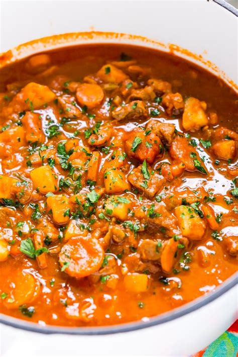 How many sugar are in hungarian goulash (68476.0) - calories, carbs, nutrition