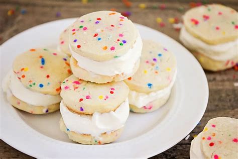 How many sugar are in ice cream cookie sandwich - calories, carbs, nutrition