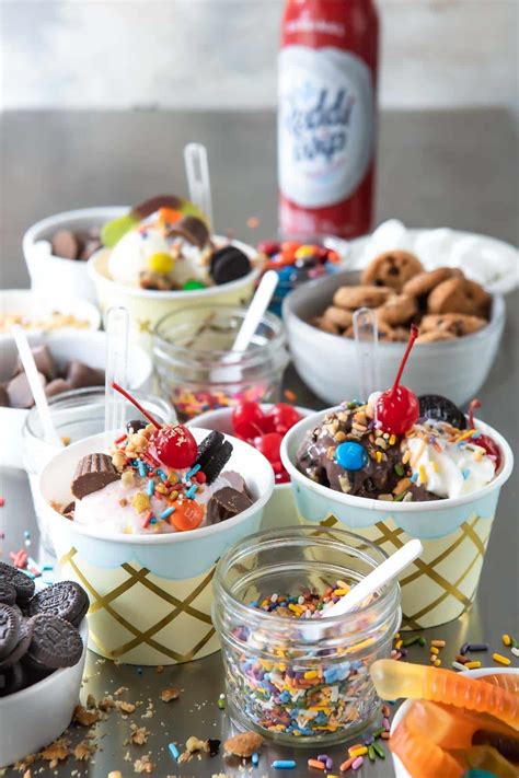 How many sugar are in ice cream sundae bar - calories, carbs, nutrition