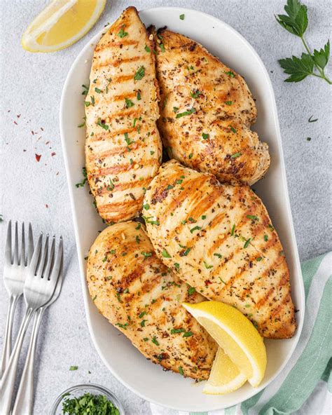 How many sugar are in italian grilled chicken breast - calories, carbs, nutrition