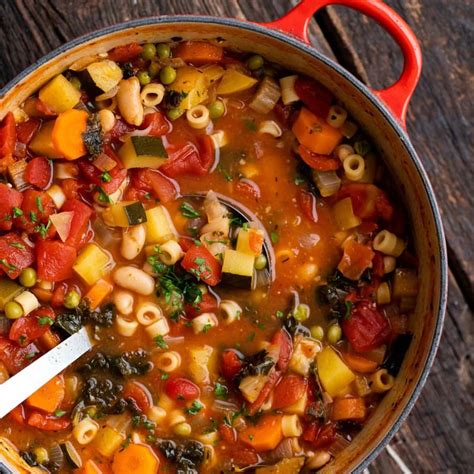 How many sugar are in italian minestrone soup - calories, carbs, nutrition