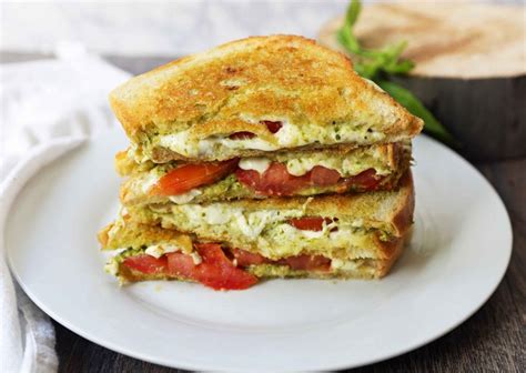 How many sugar are in italian pesto panini - calories, carbs, nutrition