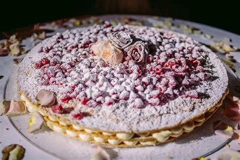 How many sugar are in italian wedding cake - calories, carbs, nutrition