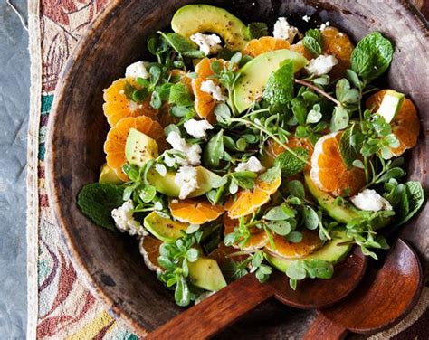 How many sugar are in kale, avocado and tangerine salad with jalapeno vinaigerette - calories, carbs, nutrition