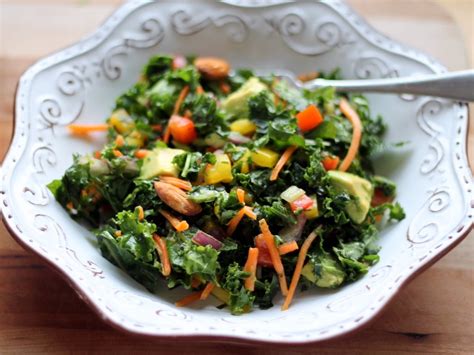 How many sugar are in kale salad - calories, carbs, nutrition