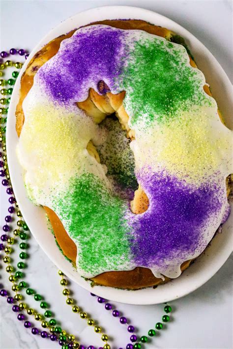 How many sugar are in king cake - calories, carbs, nutrition