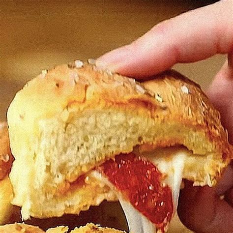 How many sugar are in knot, pepperoni (bostwick) - calories, carbs, nutrition