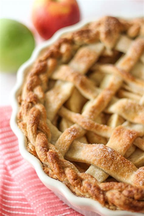 How many sugar are in lattice top apple pie - calories, carbs, nutrition