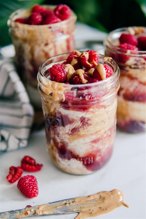 How many sugar are in layered parfait overnight oats pb & j indulgence - calories, carbs, nutrition