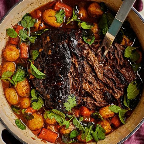 How many sugar are in light pot roast - calories, carbs, nutrition