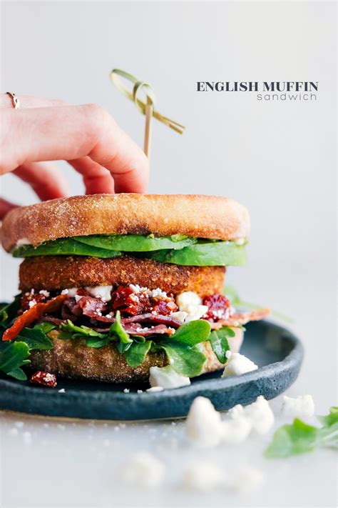 How many sugar are in livesmart english muffin sandwich - calories, carbs, nutrition