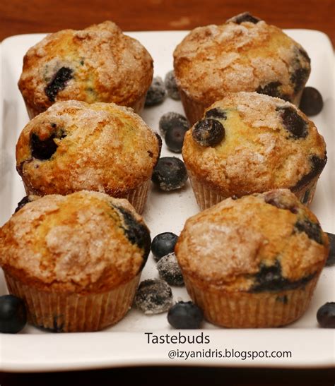 How many sugar are in low fat blueberry muffin - calories, carbs, nutrition