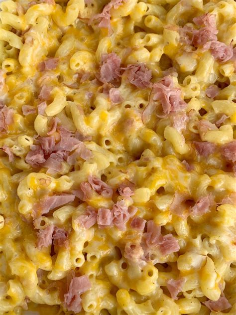 How many sugar are in macaroni and cheese with ham - calories, carbs, nutrition