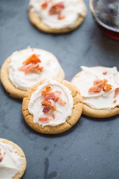 How many sugar are in maple bacon cookie - calories, carbs, nutrition