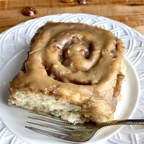 How many sugar are in maple nut cinnamon roll, with frosting - calories, carbs, nutrition