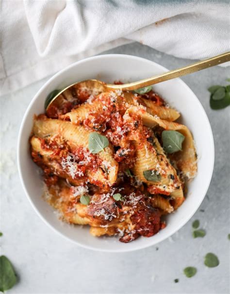 How many sugar are in marinara and vegetable baked shells - calories, carbs, nutrition